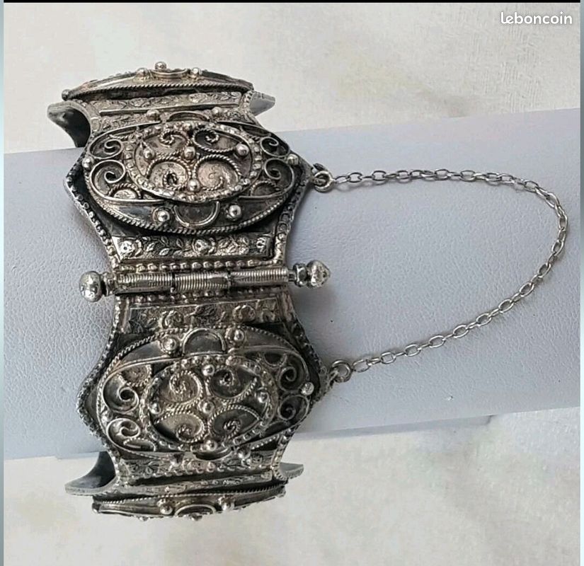 Bracelet Manchette Ancien En Argent Massif - Style Filigrane Avec Portrait De Femme, Vintage
