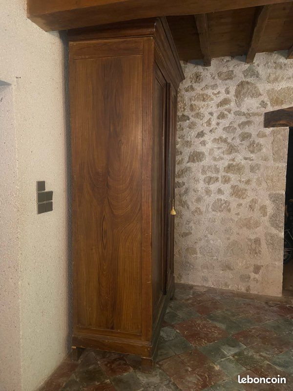 Grande armoire ancienne en bois massif (image 3)