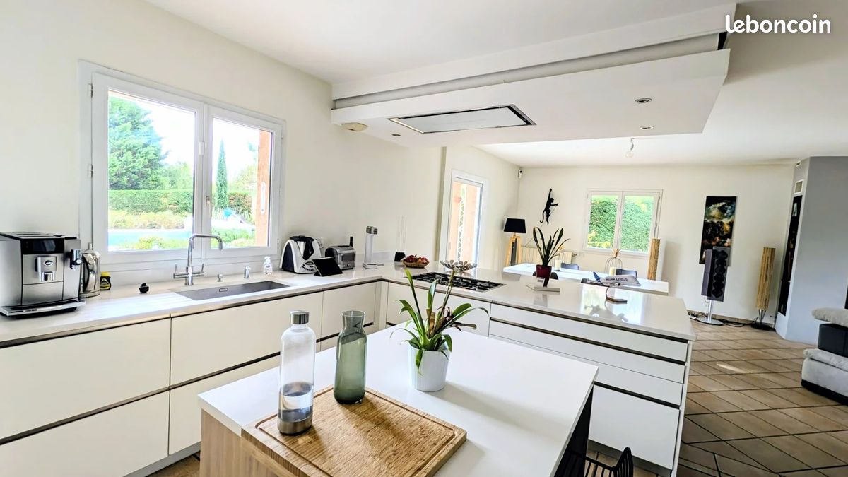 Maison 5 pièces 182 m² · à Rouffiac-Tolosan · 182 m² · 650 000 €