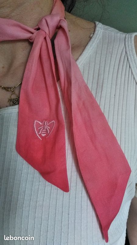 Lot De 2 Foulards Écharpes Guerlain - Beige En Microfibre Polyester - Neufs Avec Étiquettes