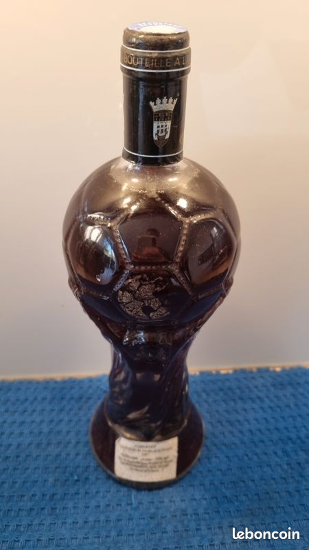 3 bouteilles de Bordeaux France 1998 Édition spéciale po