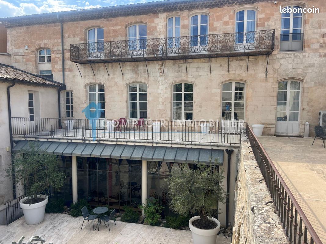 Maison 21 pièces 1000 m² · à Apt · 1 000 m² · 2 300 000 €
