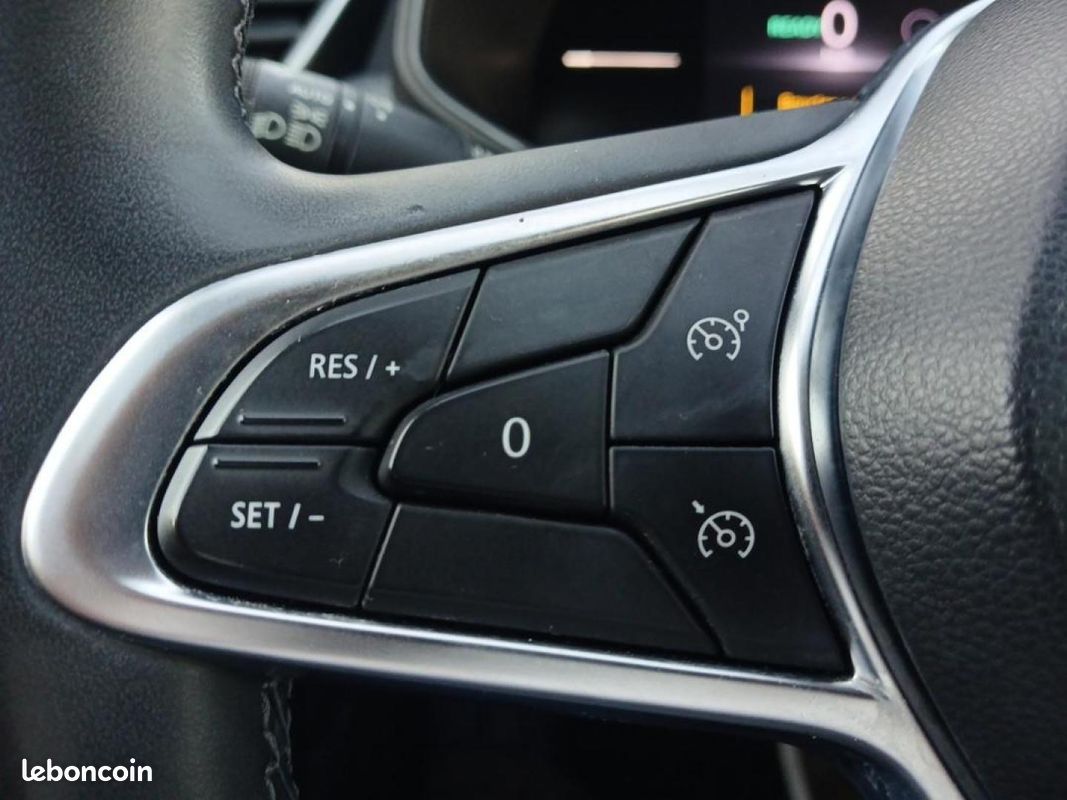 Renault Clio 1.6 E-Tech 145ch full hybrid Evolution (image 23)