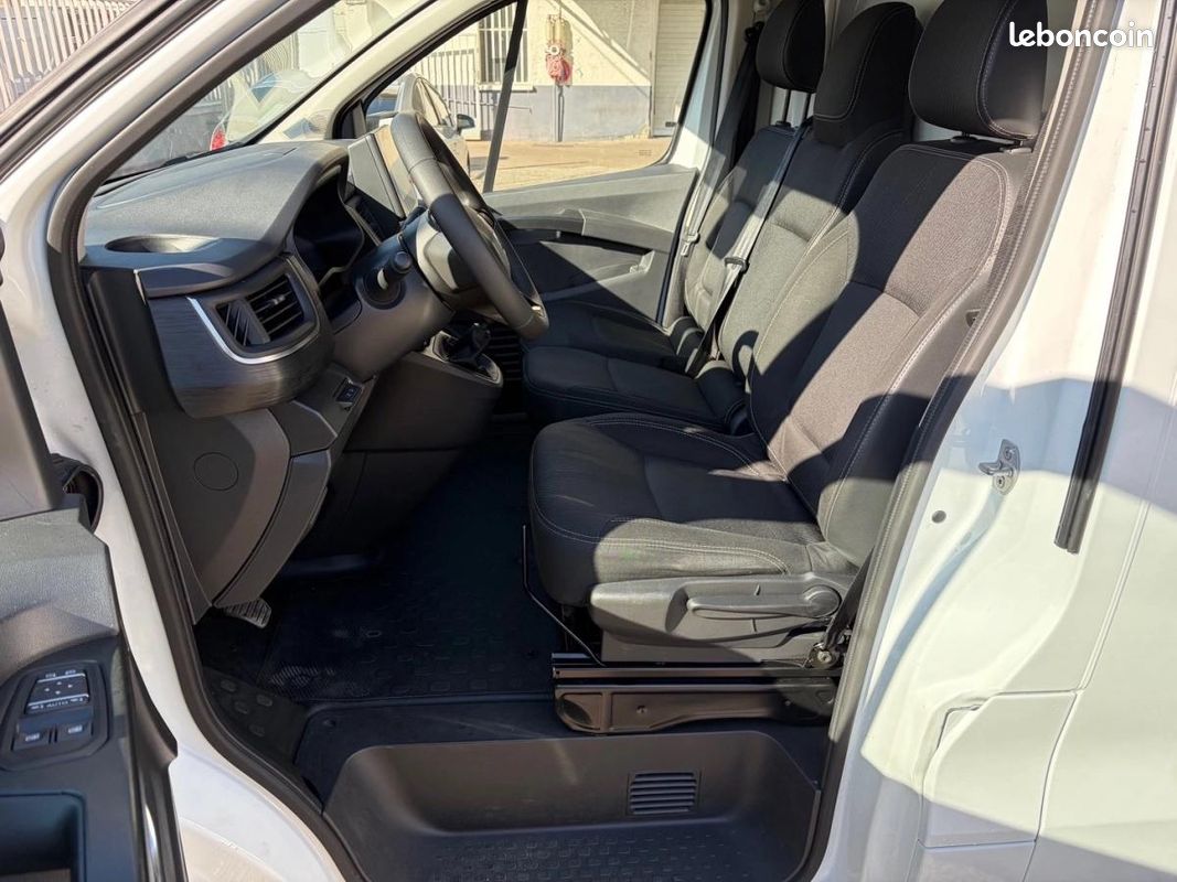Renault Trafic Vu FOURGON 2.0 BLUEDCI 130 30 L2H1 GRAND-CONFORT (image 11)