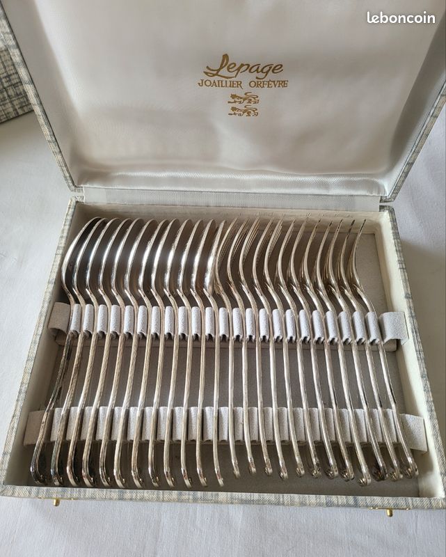 Service à Dessert En Métal Argenté LCF – Modèle Filet – 12 Cuillères + 11 Fourchettes – Christofle