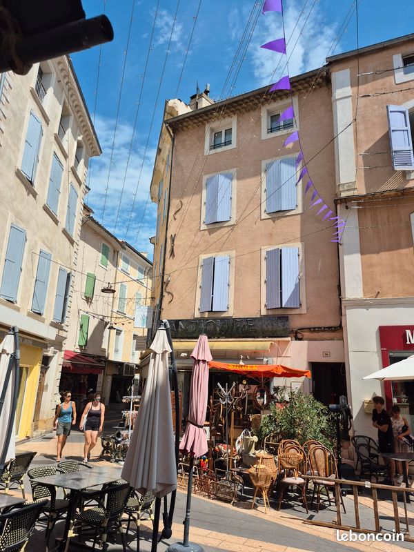 Appartement 3 pièces 65 m² · à Apt · 64,8 m² · 550 €