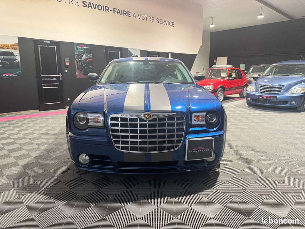 Chrysler 300c 6.1 v8 hemi srt-8 a (image 8)