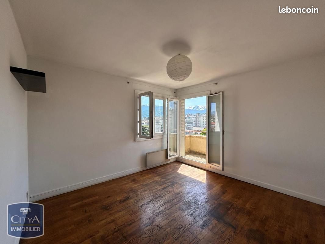 Appartement 1 pièce 32 m² · à Grenoble · 32 m² · 550 €/mois