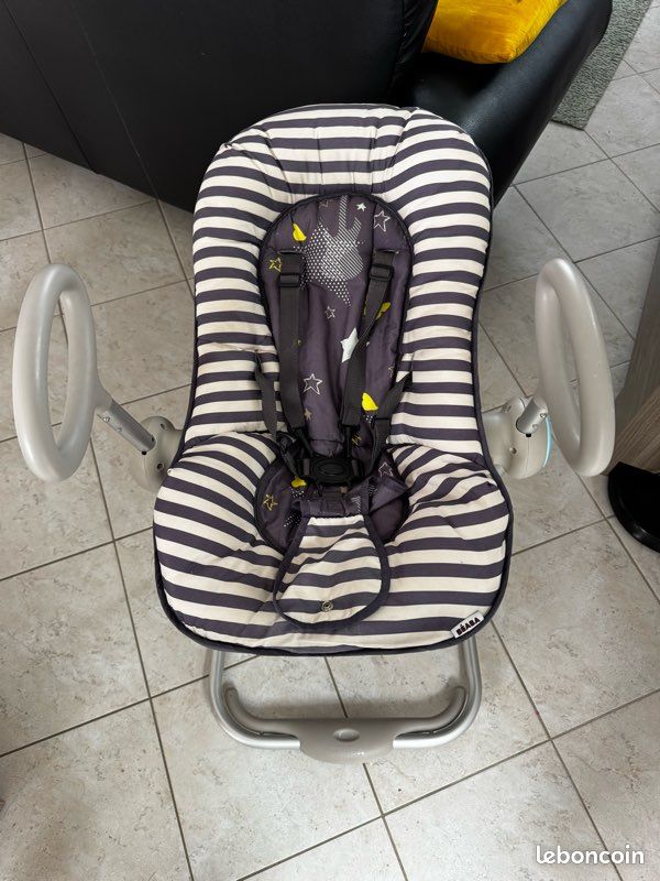 Transat up down Beaba pour bébé rayé bleu et blanc facile à