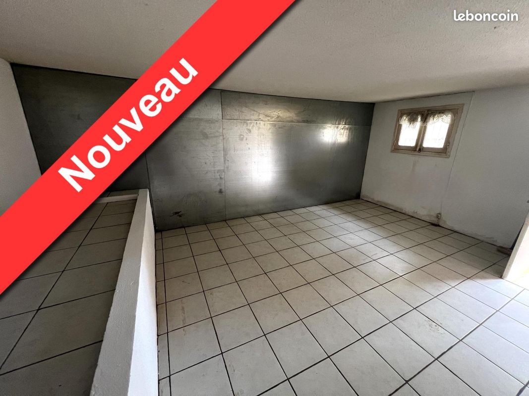 Parking 13 m² · à Saint-Paul · 13 m² · 200 €/mois