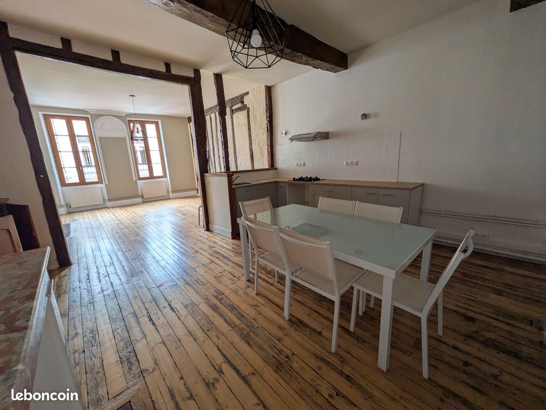 Appartement 3 pièces 87 m² · à Gimont · 87 m² · 590 €
