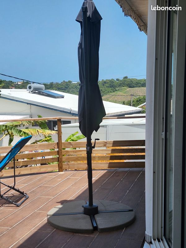 Parasol à vendre – Marque Naterial (image 1)