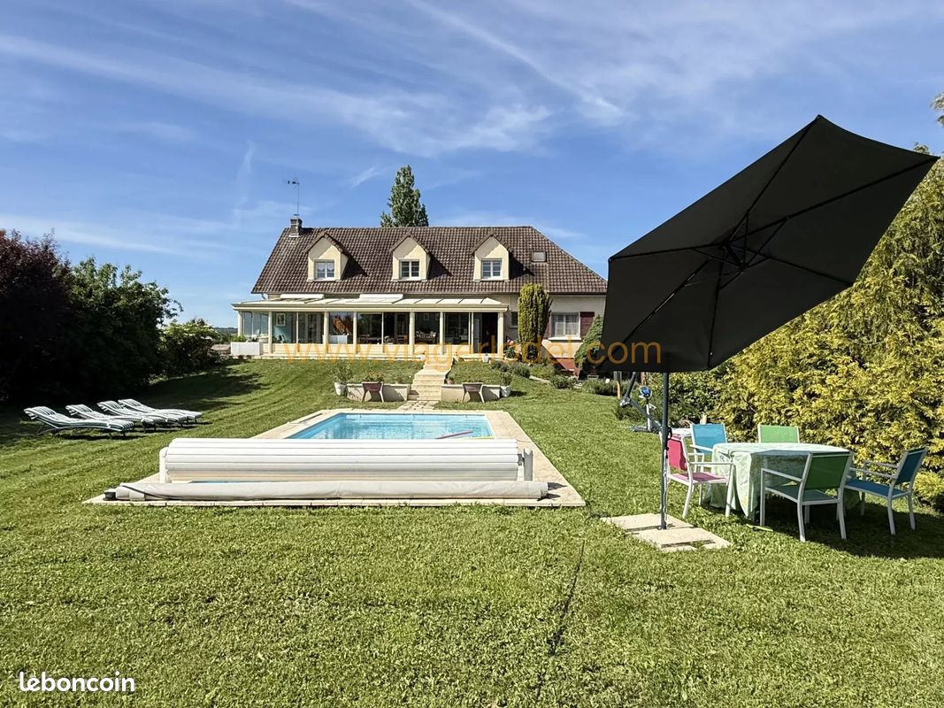 Maison 7 pièces 258 m² · à Vandenesse-en-Auxois · 258 m² · 236 000 €
