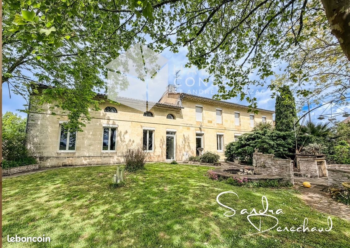 Maison 9 pièces 283 m² · à Bourg · 283 m² · 388 000 €