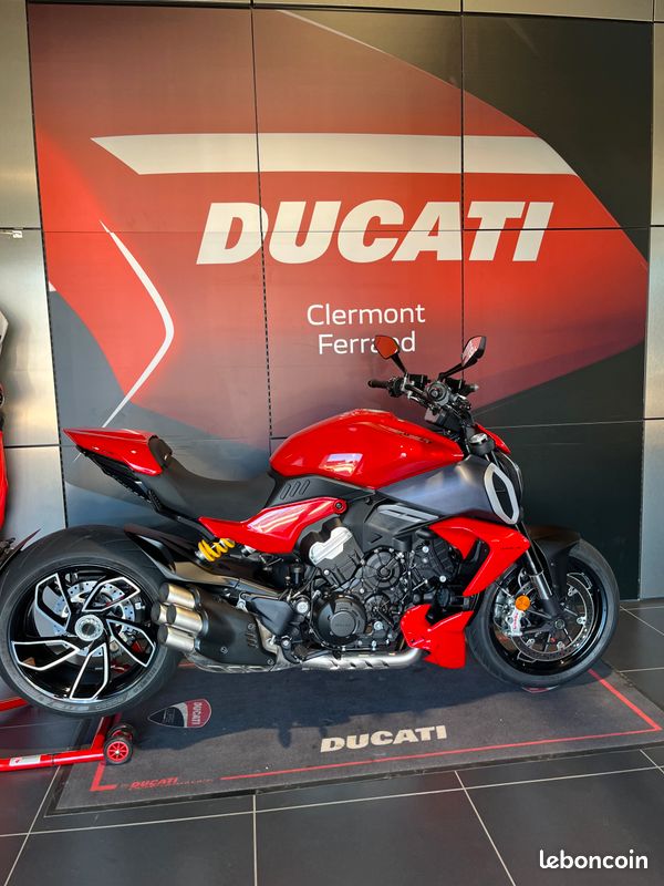 Diavel V4 (image 1)