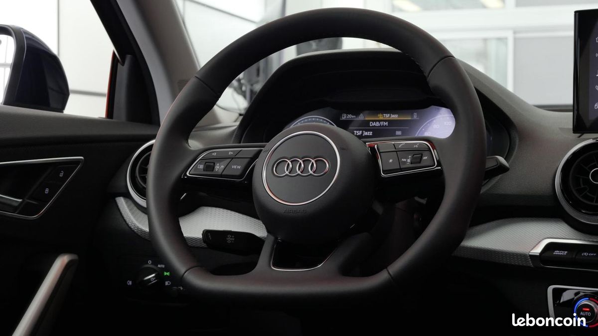 Audi Q2 35 TFSI 150 S tronic 7 Design (image 11)