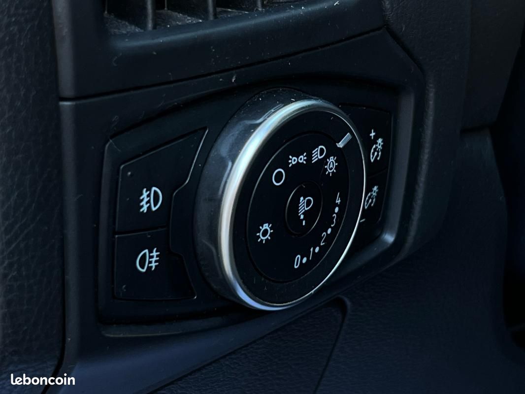 Ford Focus 1.0 EcoBoost 125 S&S Titanium / CAMERA KEYLESS DETECT ANGLE MORTS (image 12)