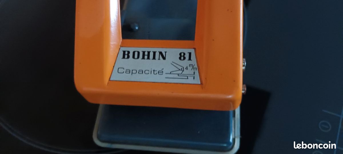 Vintaj | Perforatrice à Main 2 Trous | 15 Mm Et 2 Mm | Pour Métal Souple Jusqu'au Calibre 20 Et Cuir | Outil De Bijouterie Créative