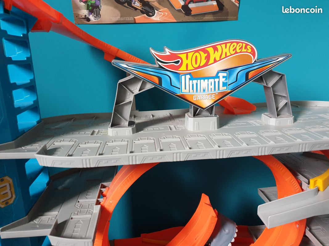 Garage hotwheels requin (image 1)
