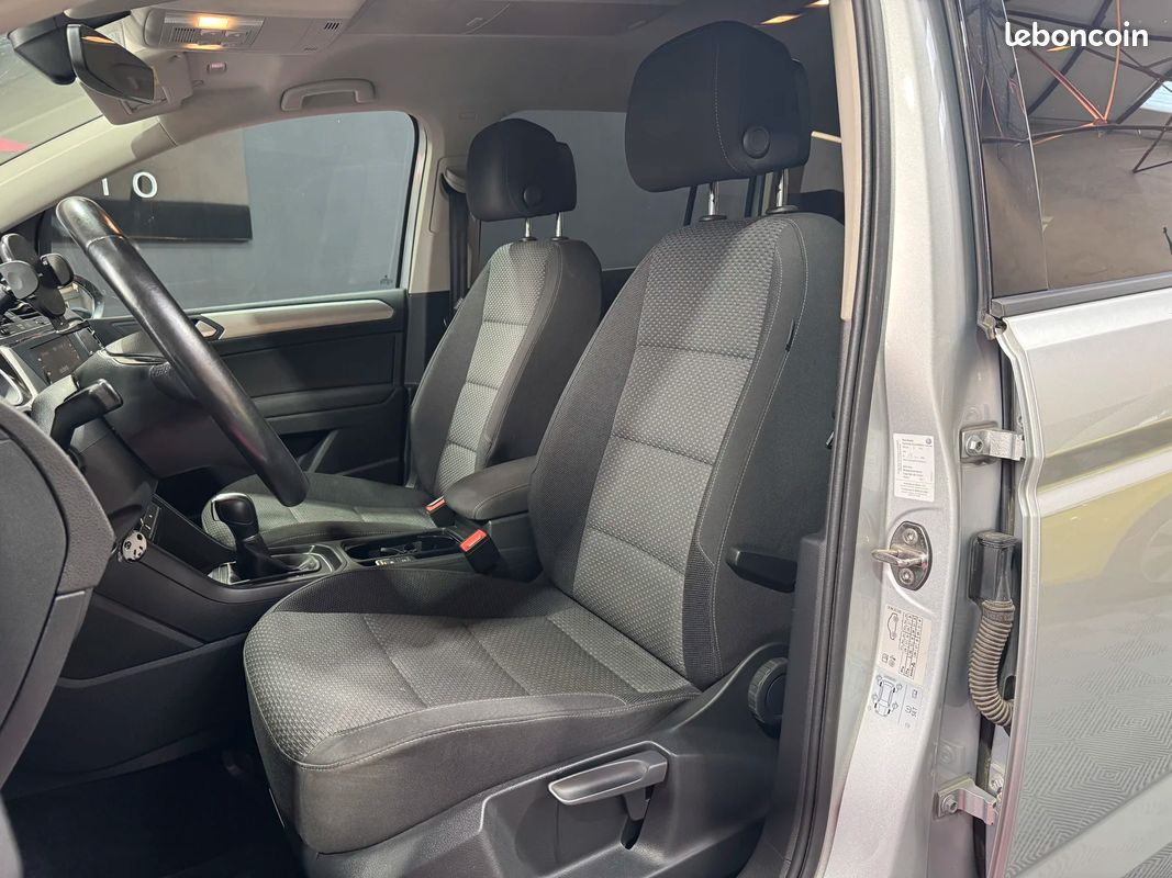 Volkswagen TOURAN 1.6 TDI 115cv DSG7 Confortline / Caméra de Recul / Régulateur de vitesse (image 17)