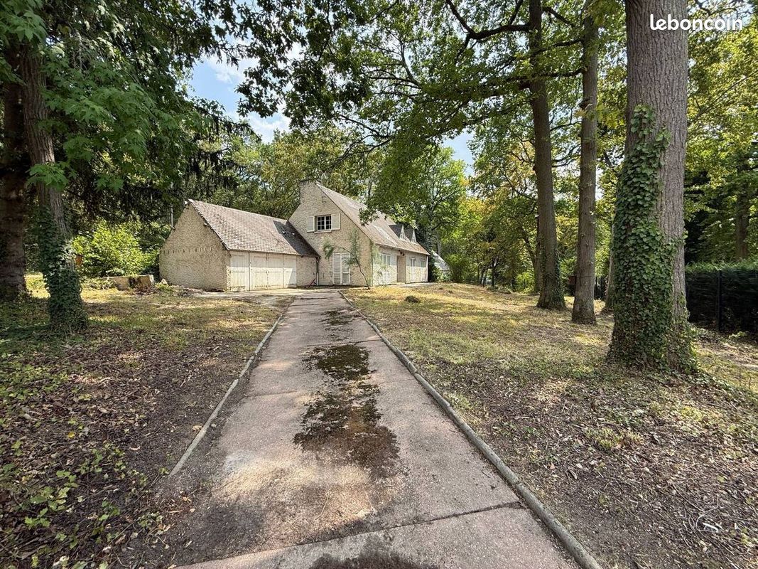 Maison 7 pièces 183 m² · à Varennes-Jarcy · 183 m² · 335 000 €