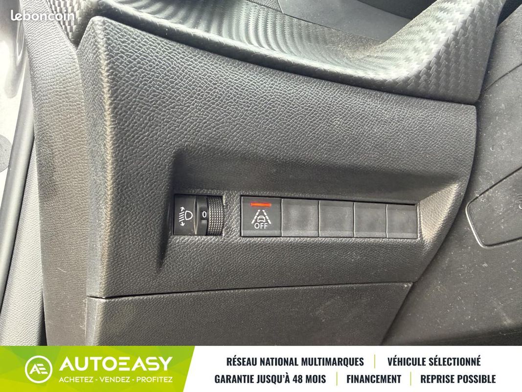 Peugeot 2008 1.2 PTC 130 CH ALLURE BVM6 / ENTRETIEN A JOUR (image 17)