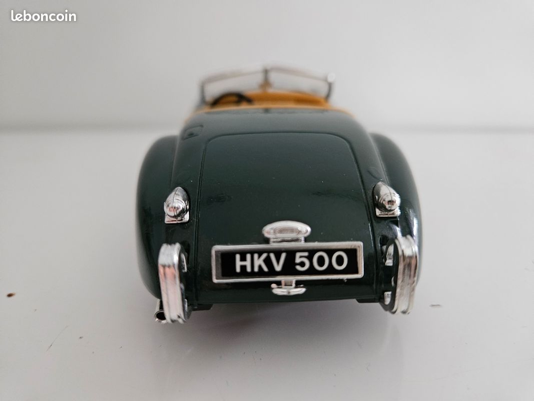 Voiture collection Jaguar XK 1948 vert Burago (image 5)