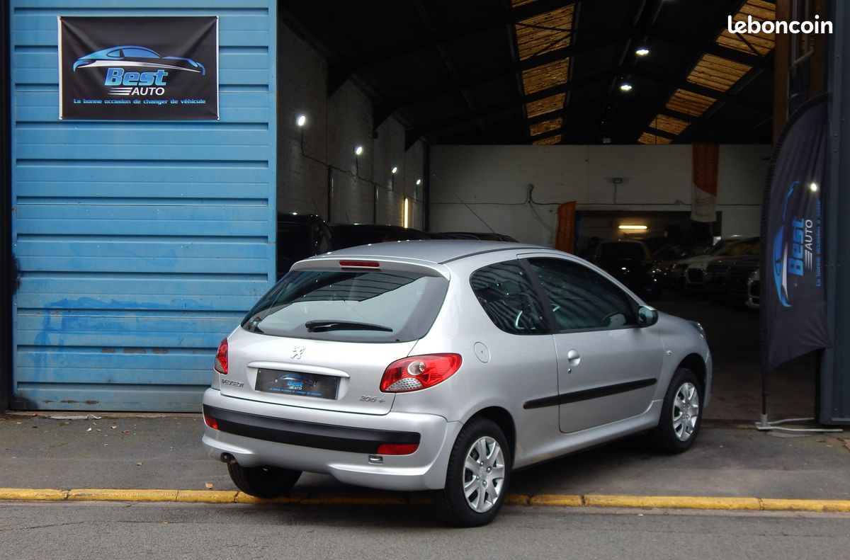 🚘️🚘️ peugeot 206 + 1,1l essence 65 636 km annee06/2011 🚘️🚘️ (image 2)
