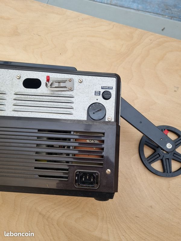 Projecteur Super 8 Heurtier P842 – Fonctionne, Mais Révision Conseillée (changement Ampoule)
