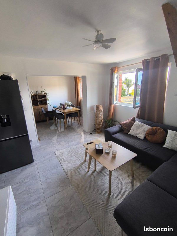 Appartement 4 pièces 68 m² · à Saint-Denis-de-l'Hôtel · 68 m² · 750 €/mois