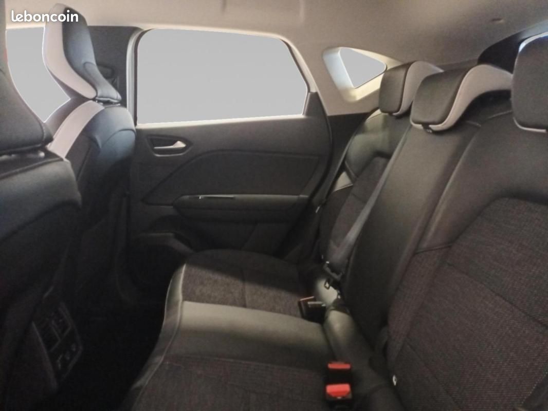 Renault Captur II E-Tech hybride 145 Techno (image 8)