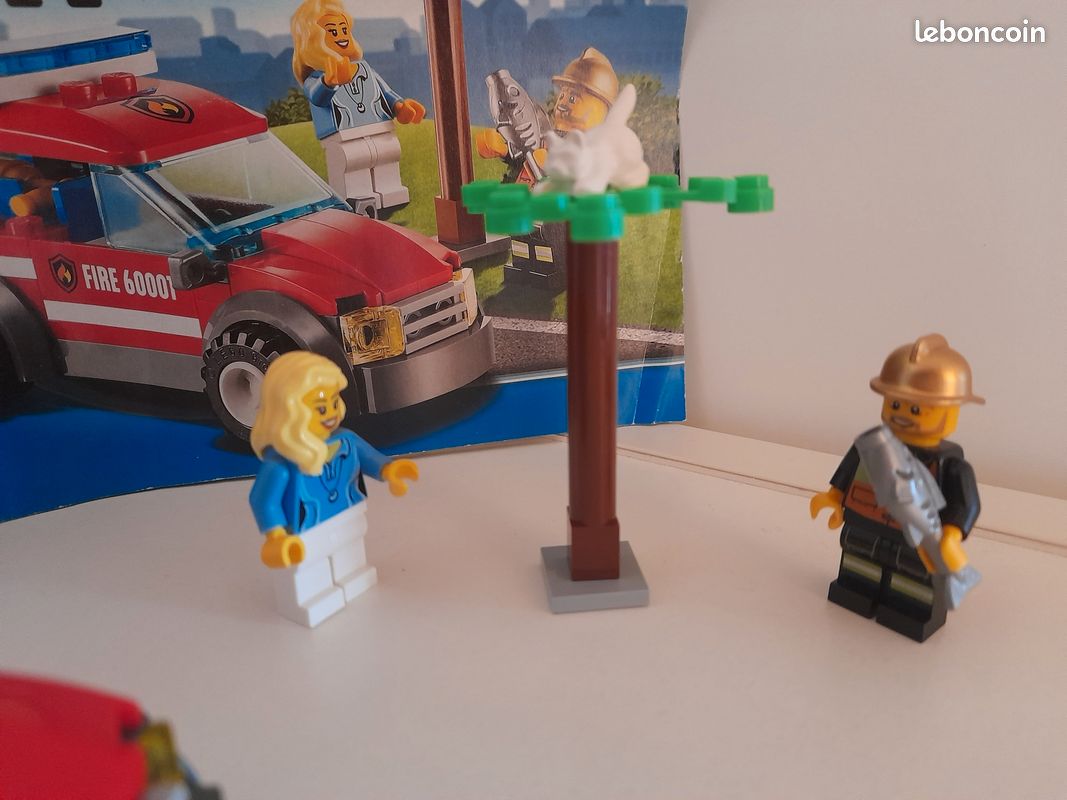 LEGO CITY 60001 La voiture du chef des pompiers COMPLET HA77 (image 3)