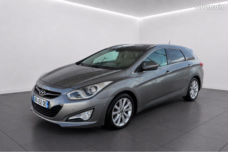 Hyundai I40 SW 1.7 CRDi 136ch premium / toit ouvrant / GPS / Moteur à chaîne (image 1)