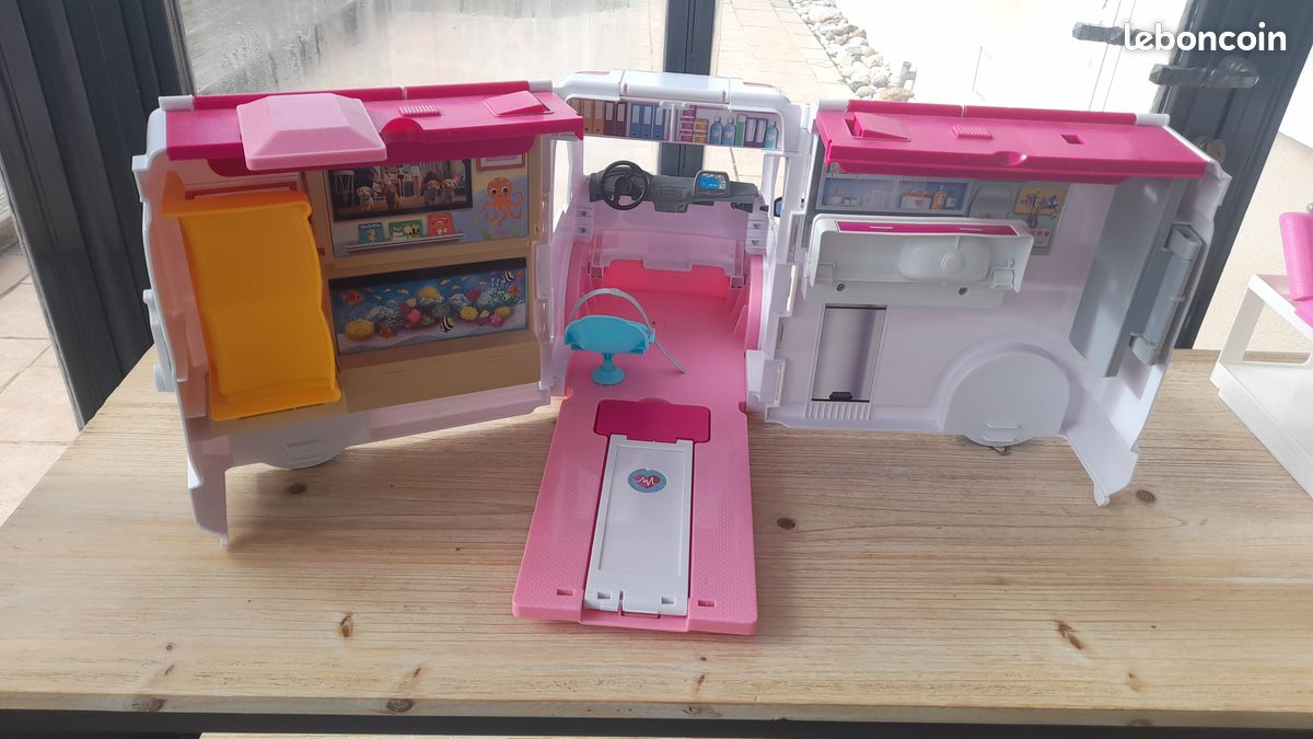 Barbie + véhicule ambulance et hôpital (image 6)
