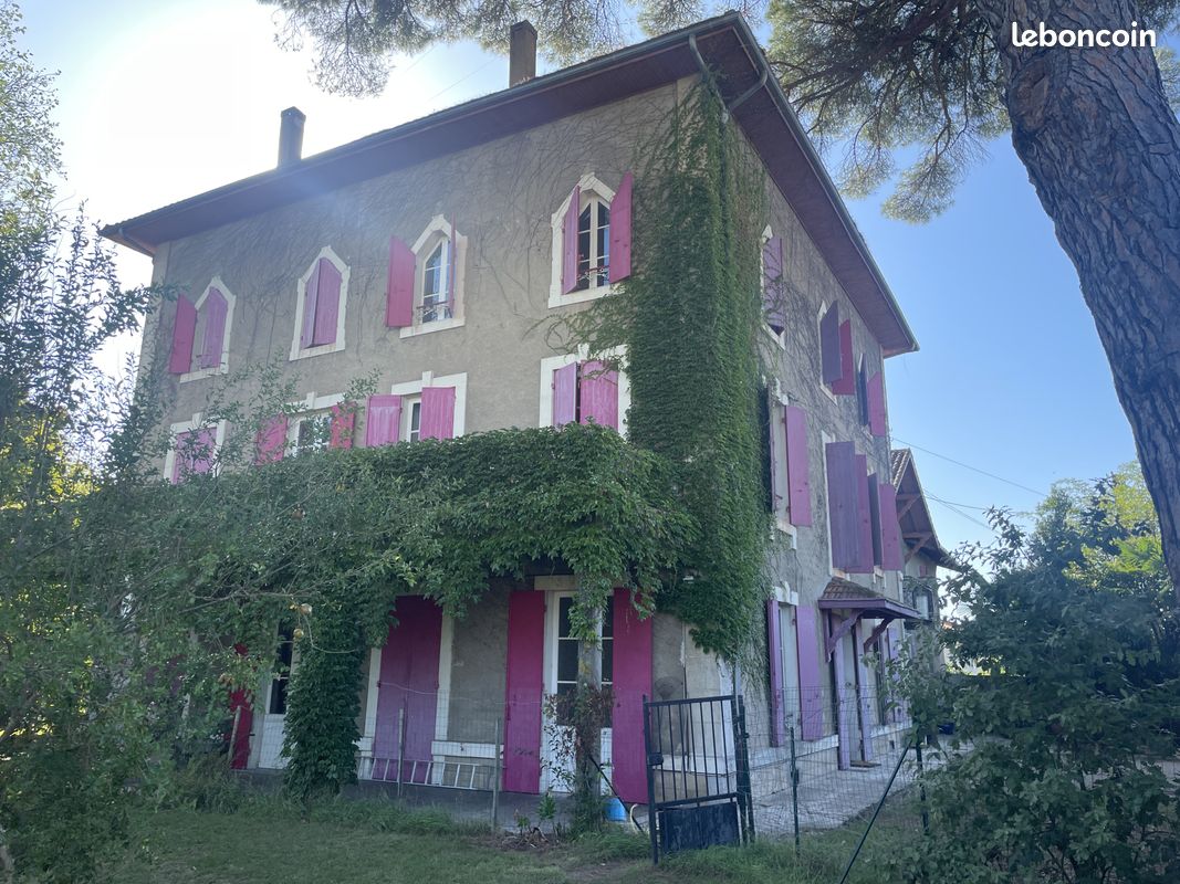 Maison 14 pièces 570 m² · à Tonneins · 570 m² · 250 000 €