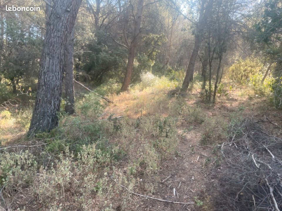 Terrain 510 m² · à Lambesc · 210 000 €