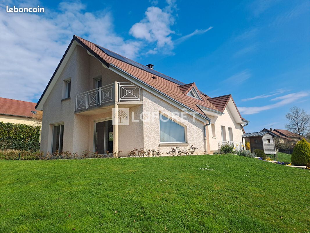 Maison 7 pièces 167 m² · à Saint-Vit · 167 m² · 370 000 €