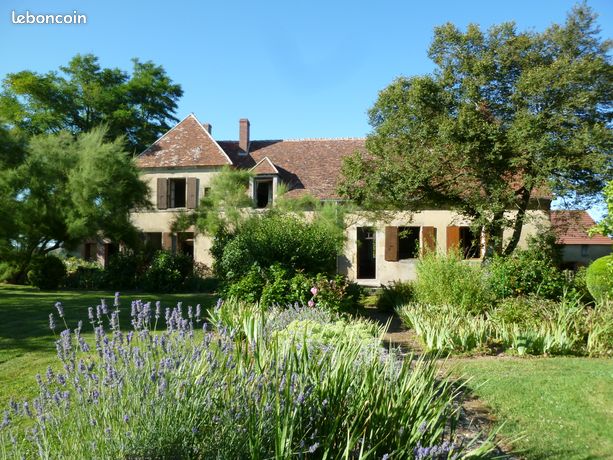 Gîte dans maison de campagne
