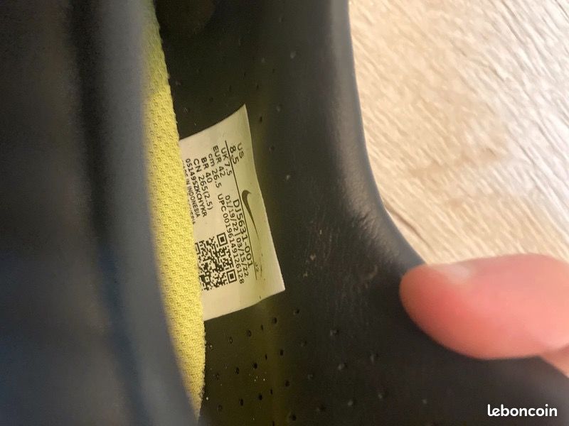Crampons de foot nike mercurial (image 1)