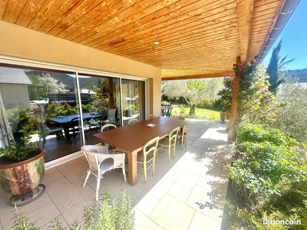 Maison 6 pièces 159 m² · à Saint-Jean-du-Bruel · 159 m² · 374 000 €