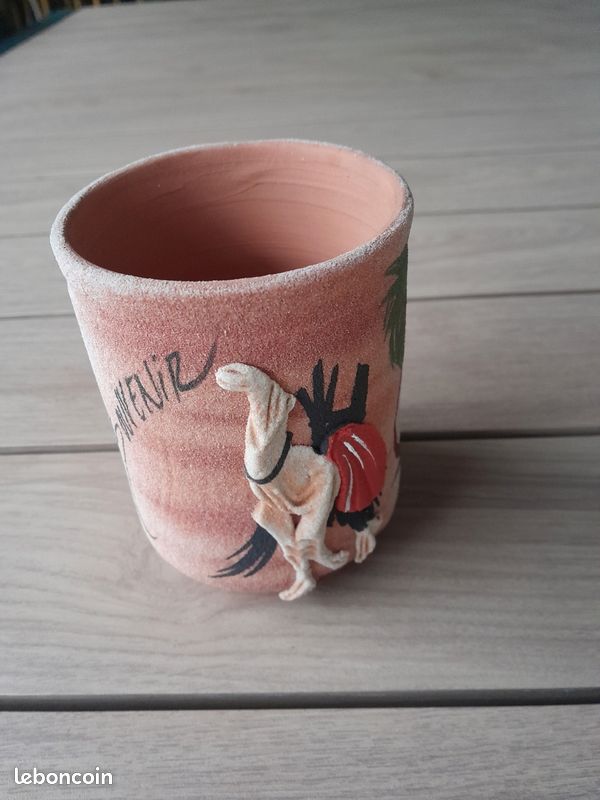 Pot de décoration (image 1)