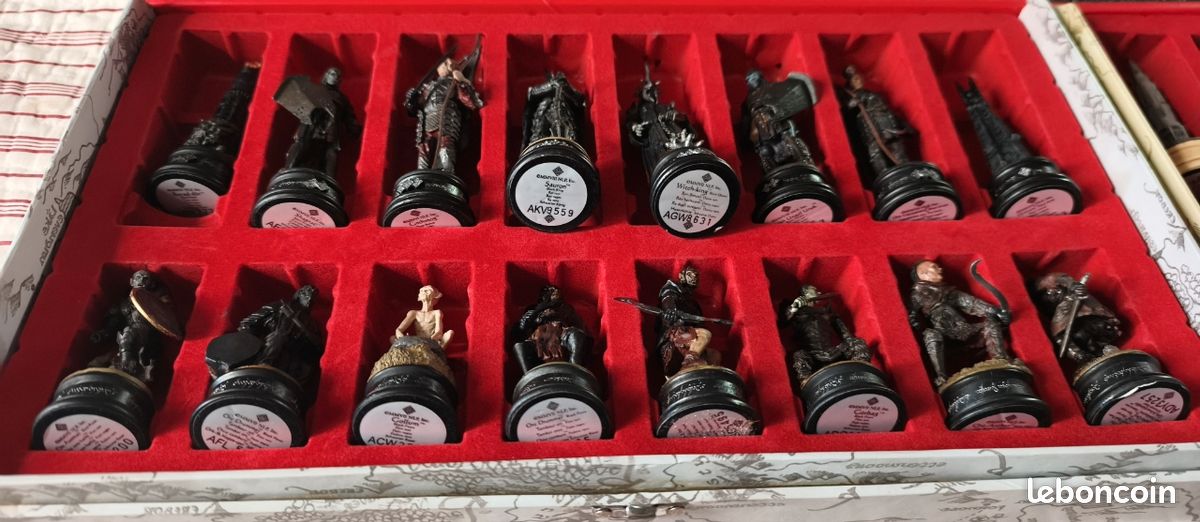 Jeux collector d'échec, seigneur des anneaux au complet neuf (image 9)