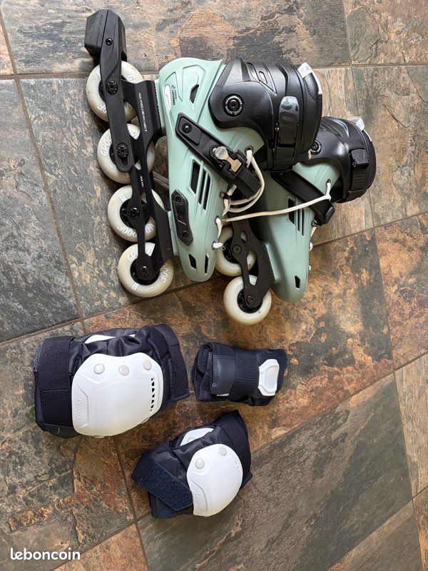 Rollers inline Oxelo FIT500 + protections — quasi neufs (image 1)