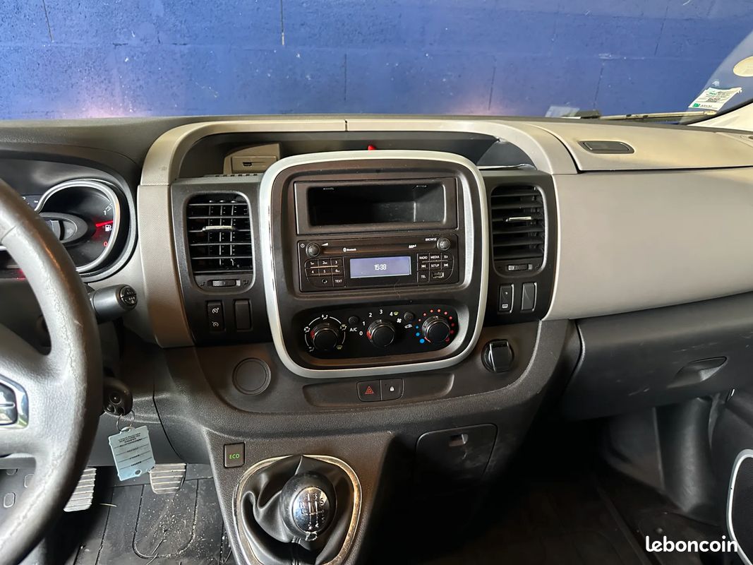 RENAULT Trafic Fg 1.6 D 125ch Grand Confort - 2018 - Bluetooth - Régulateur - Vitres surteintées (image 14)