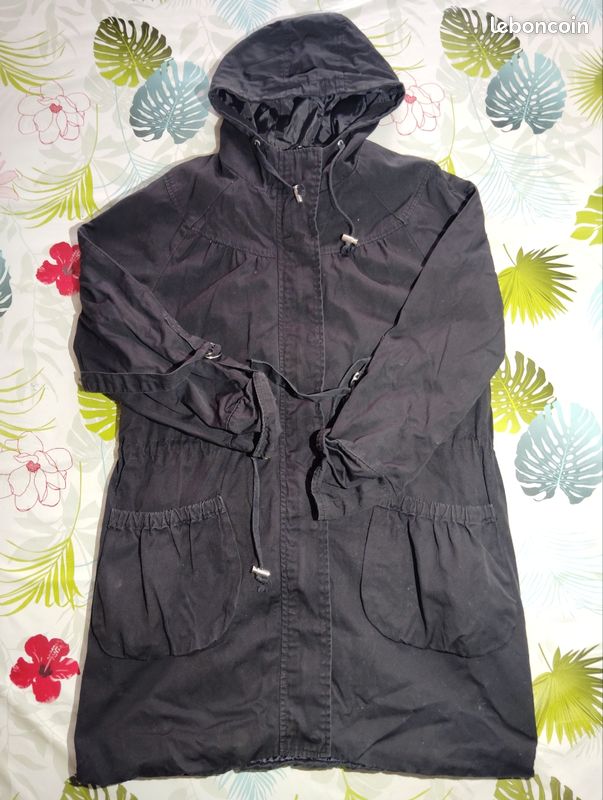 Veste à capuche noir blanche porte taille L Vêtements
