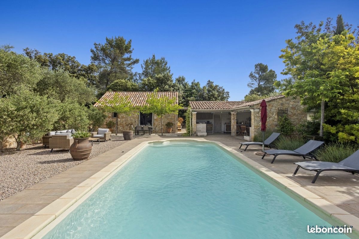 Maison 8 pièces 181 m² · à Montfort-sur-Argens · 181 m² · 640 000 €