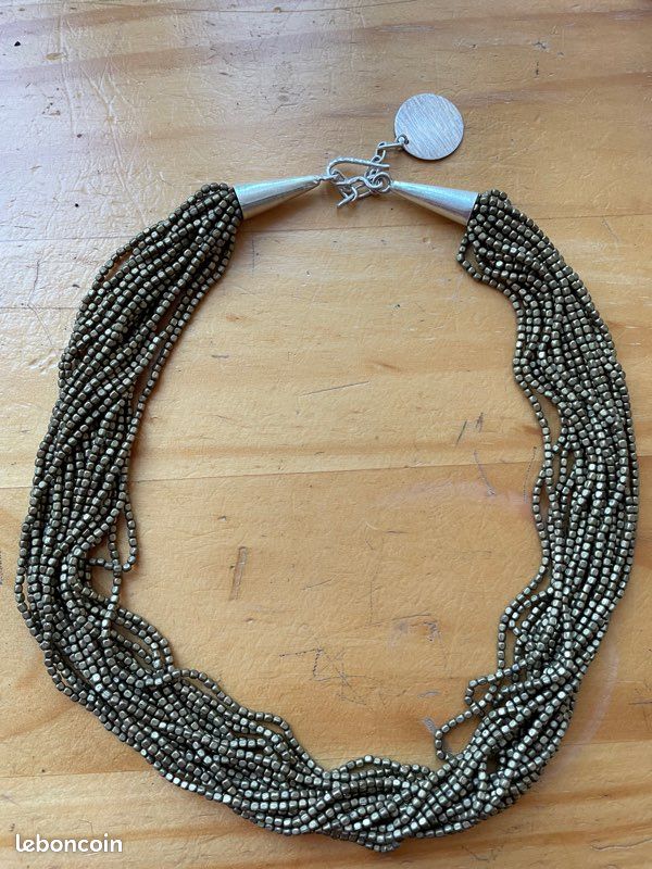 Lot de colliers et bracelets (image 1)