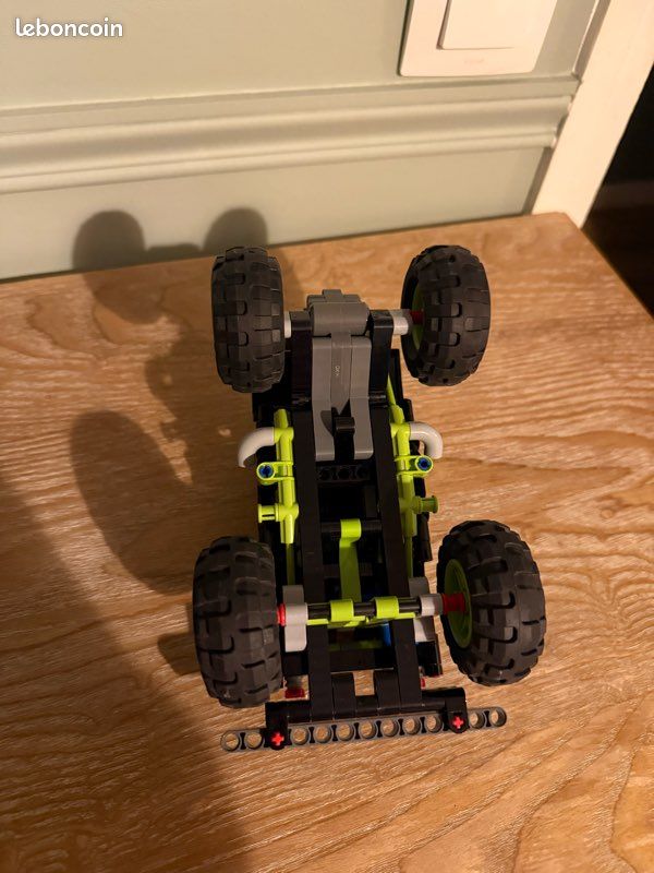 LEGO 42118 Technic Monster Jam Grave Digger (image 2)