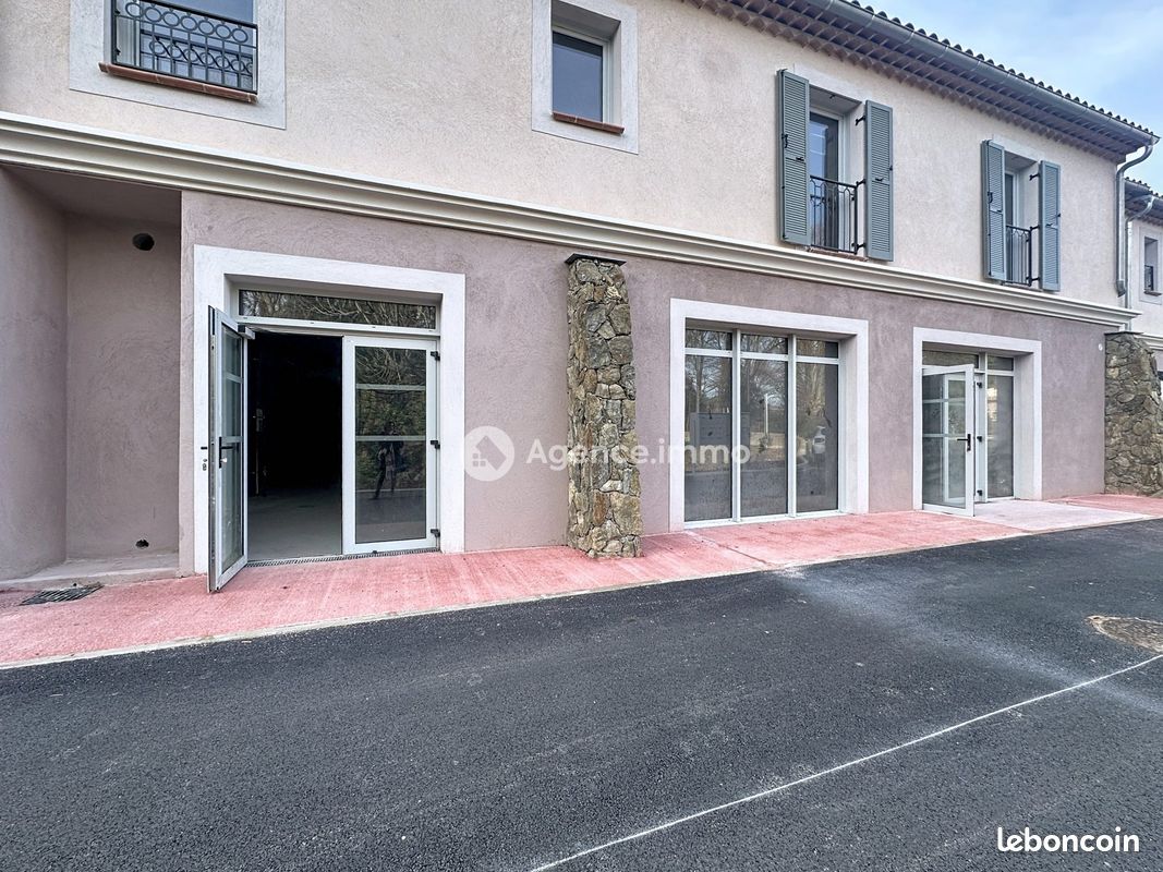 Local commercial 140 m² · à Flassans-sur-Issole · 140 m² · 340 000 €