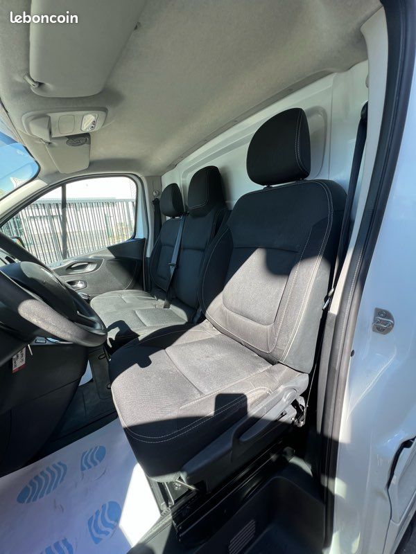 15 750 HT RENAULT TRAFIC L1H1 1200 2.0 dCi 120ch Grand Confort (image 10)